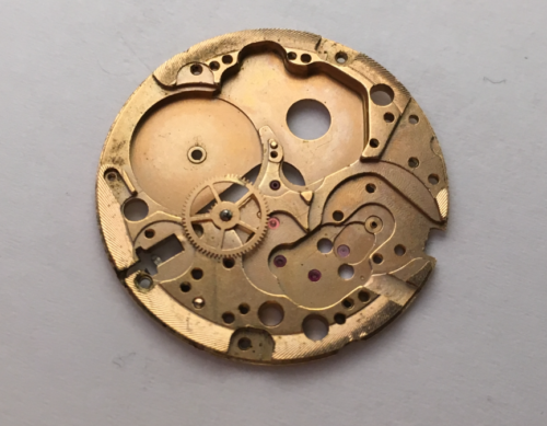 Omega 711 main plate with yoke part
