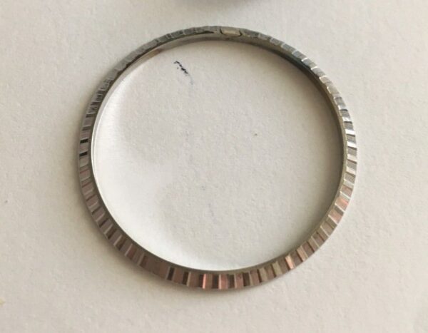 Original bezel with gasket for Rolex Oyster watch - Image 2