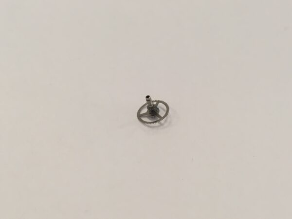 Seiko 7009A center wheel with cannon pinion part 224 007 - Image 2