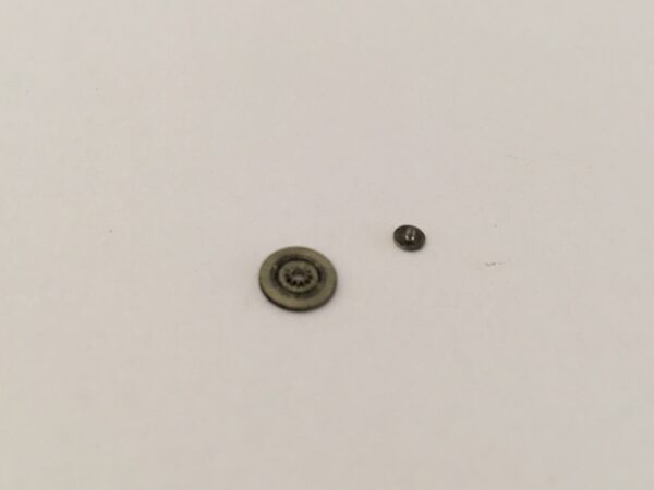 Seiko 7526A second reduction wheel and pinion part 0514 002 - Image 2