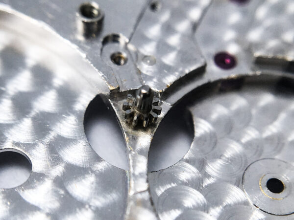 Piaget caliber 12PC main plate with setting lever and center pinion part 100 - Image 4