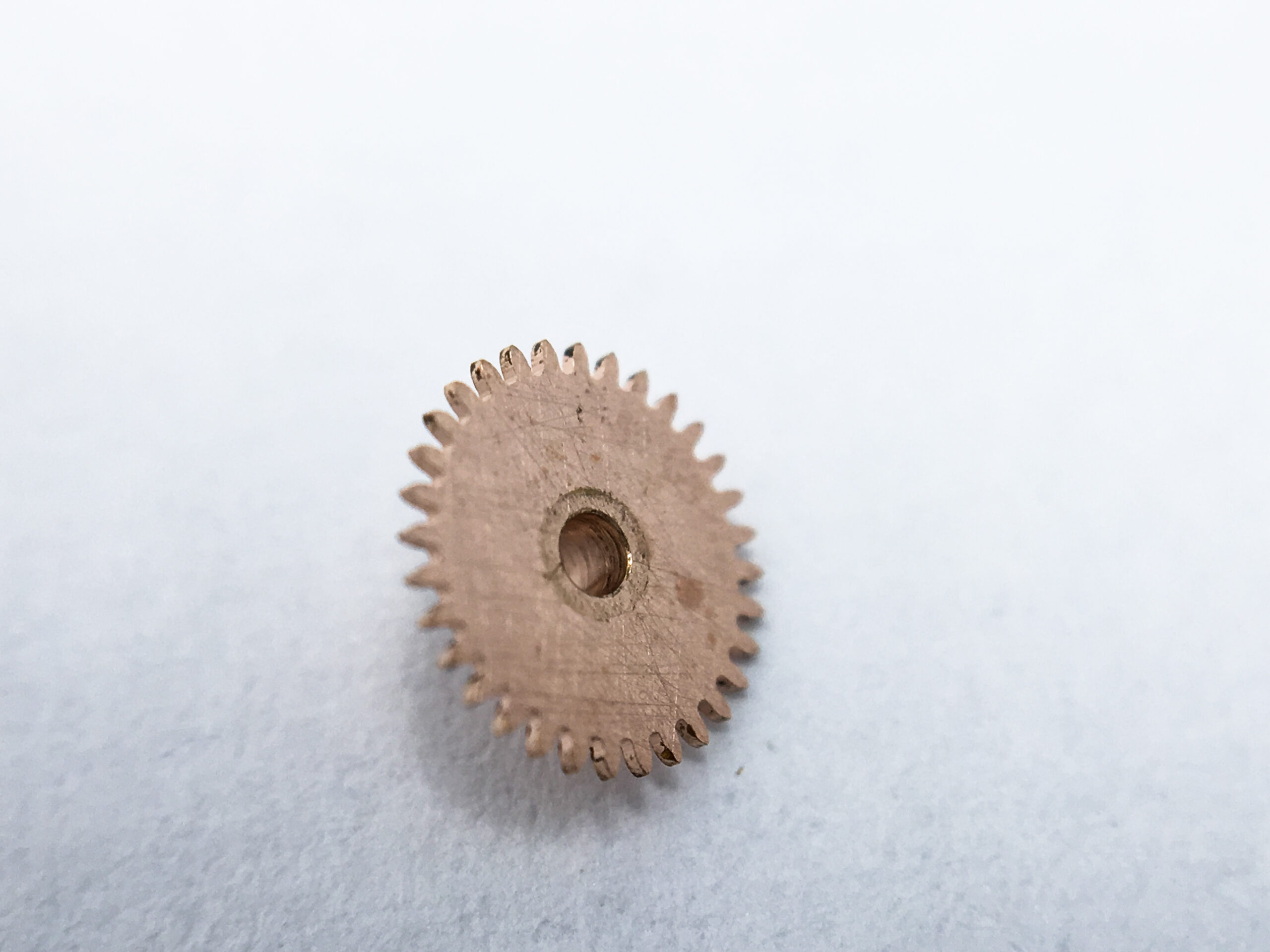Omega caliber 332 hour wheel part 1231 - Image 2
