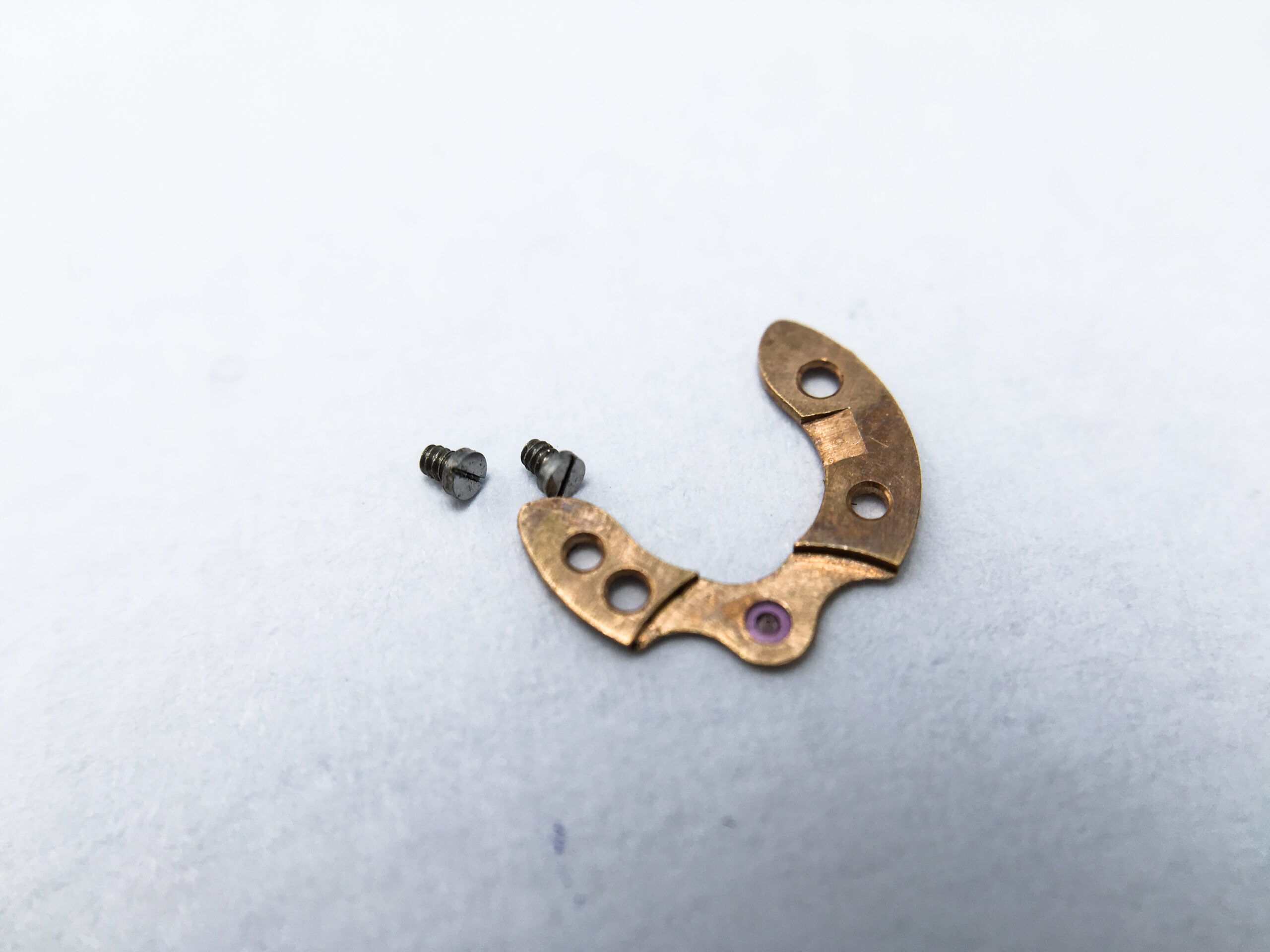 Omega caliber 332 pallet cock part 1005 - Image 2