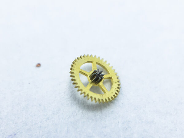 Zenith caliber 1110 wheel part - Image 2