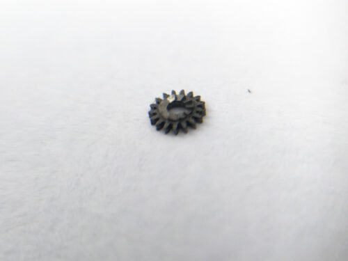 Universal Geneve 245 winding pinion part 410