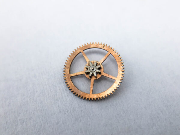 Valjoux caliber 7750 minute counter intermediate wheel part 8042 - Image 2