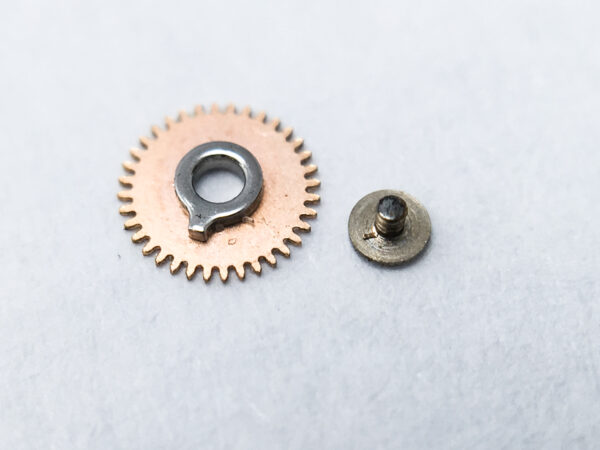Omega caliber 684 date indicator driving wheel part 1564