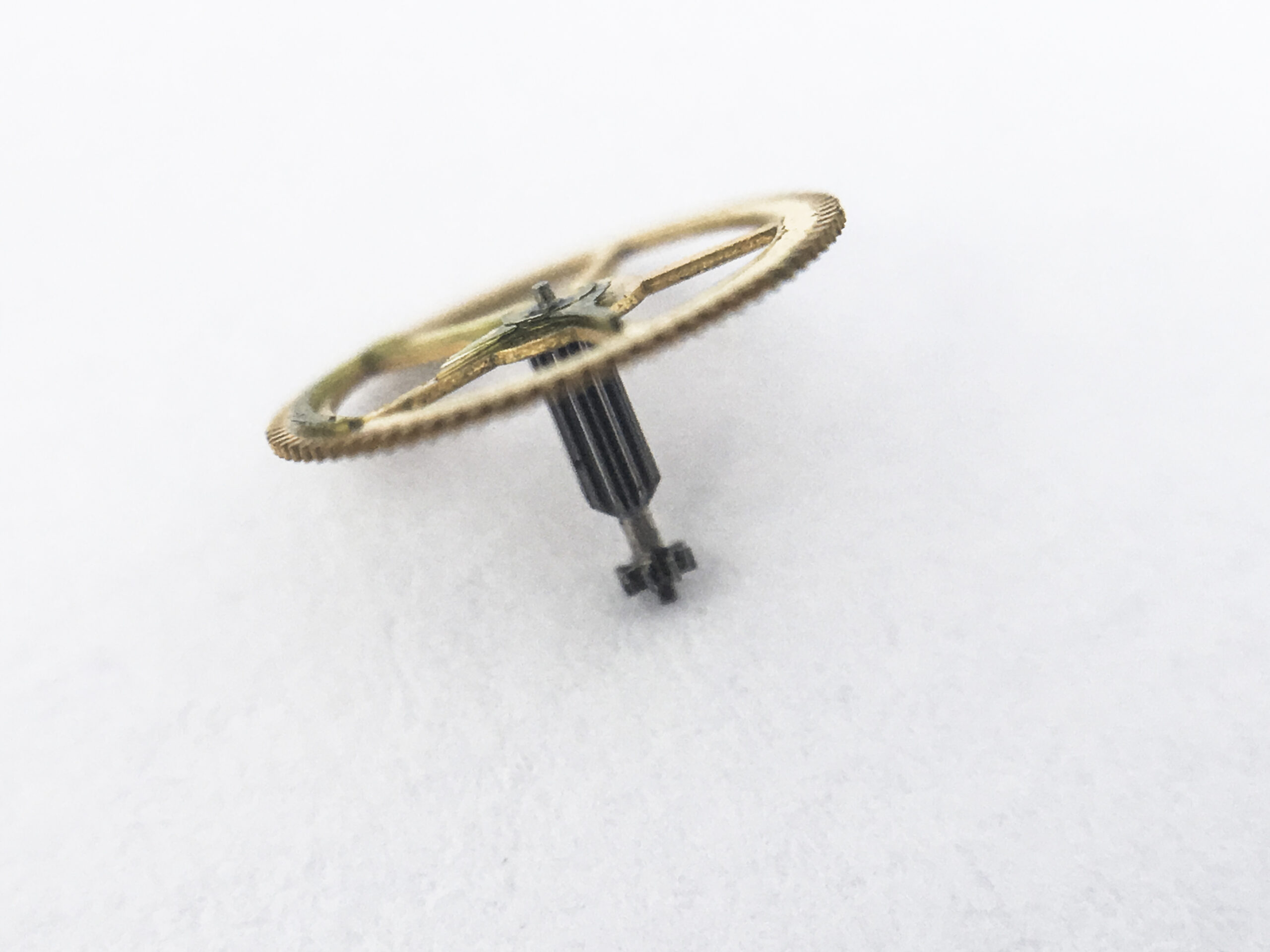 Longines caliber 342 center wheel with pinion part 220 - Image 3