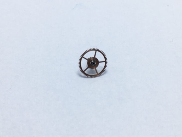 Omega 552 centre wheel with cannon pinion part 1224 - Image 2