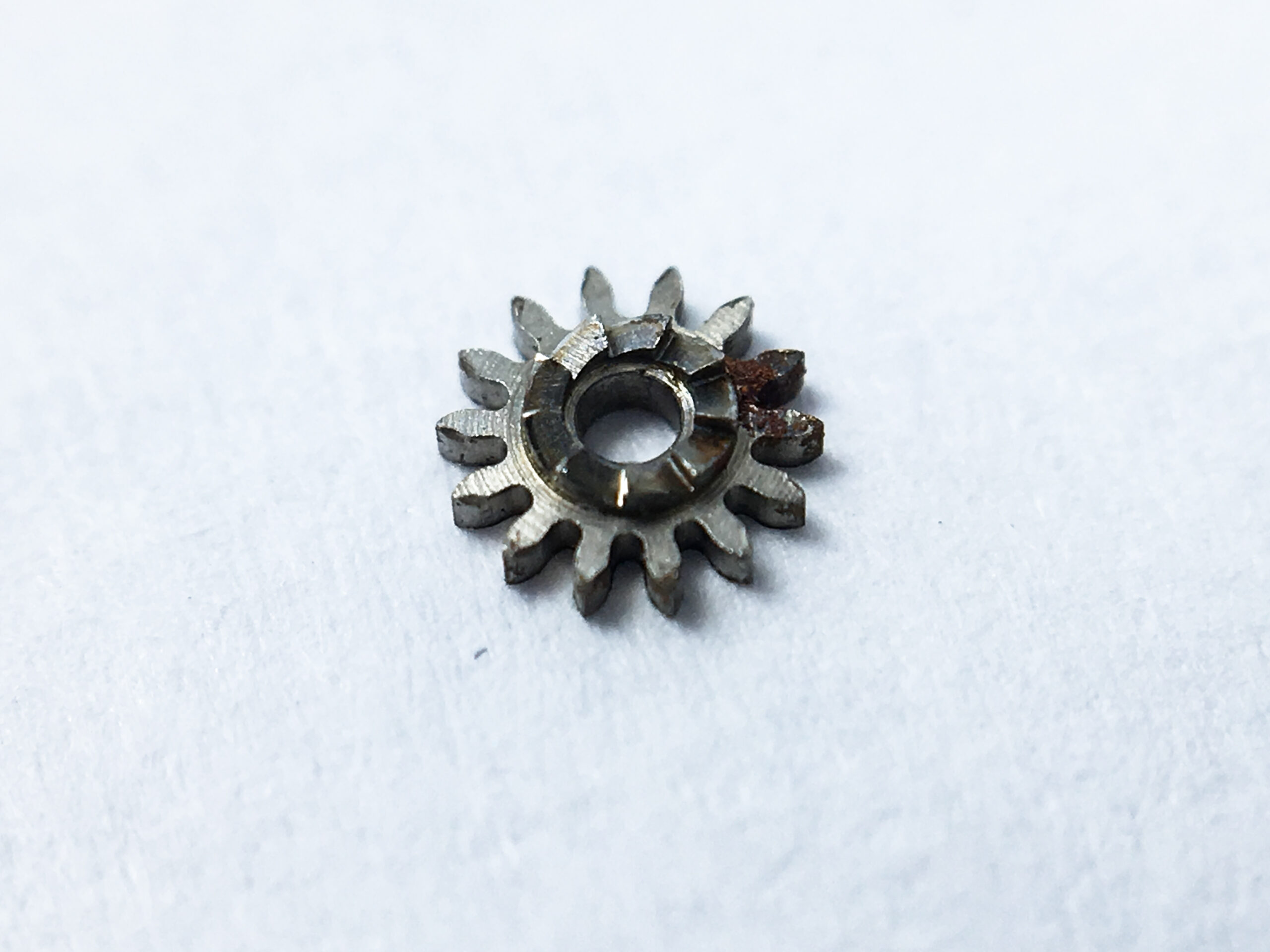 Omega 550 winding pinion part 1108