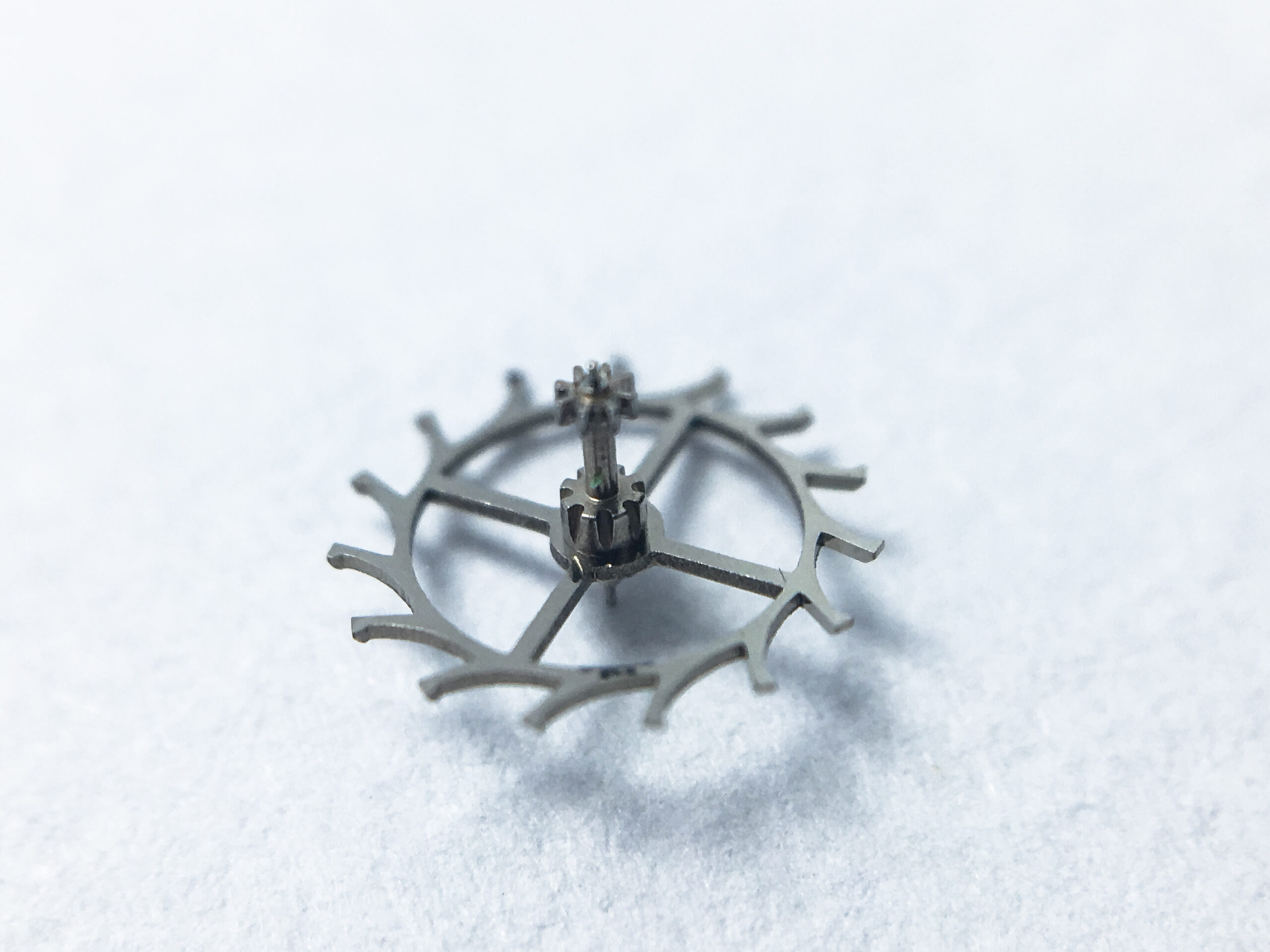 AS 1701 escape wheel and pinion with straight pivots part 705 - Image 3