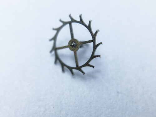 Omega 485 escape wheel and pinion with straight pivots part 1305