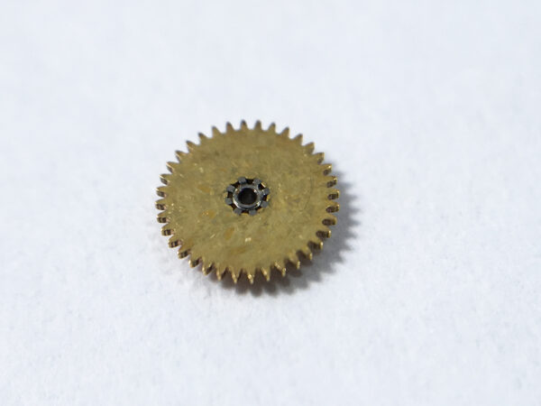 Omega 1120 (ETA 2892-2) reduction wheel part 1481 - Image 2