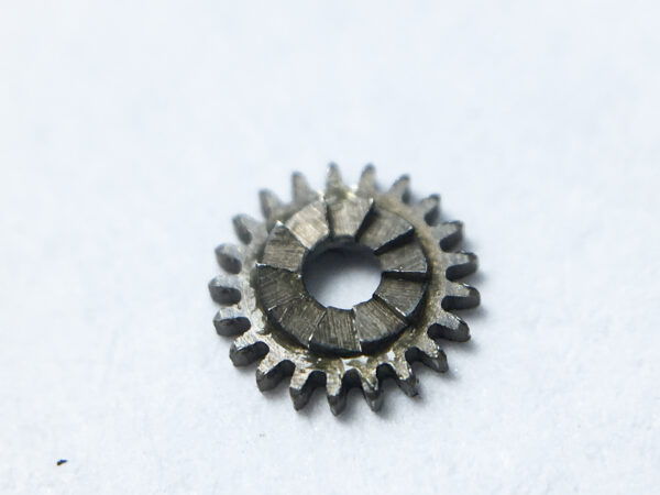 Eterna 1424U winding pinion part 410 - Image 3