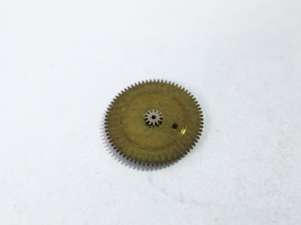 Bulova 12EBACD (Buren 1322) date indicator drive wheel part 574 - Image 2