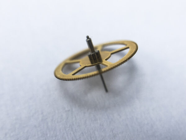 Omega caliber 1151 second wheel, long pivot part 7221150224 - Image 3