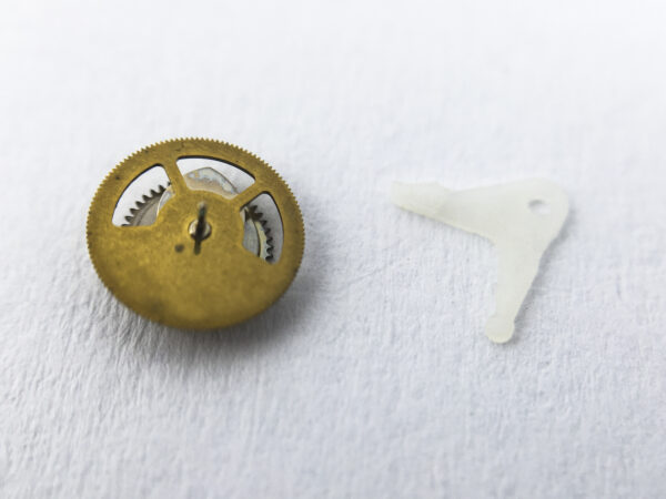 Omega caliber 1151 hour counting wheel part 7221150B8600 - Image 2