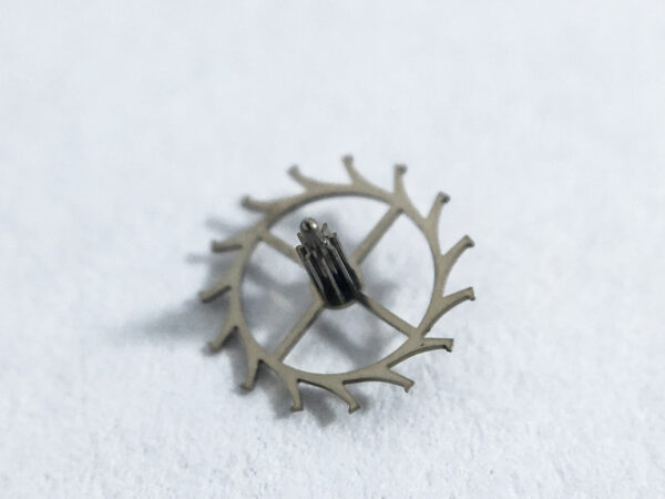 Zenith 1110 escape wheel and pinion with straight pivots part 705 - Image 2