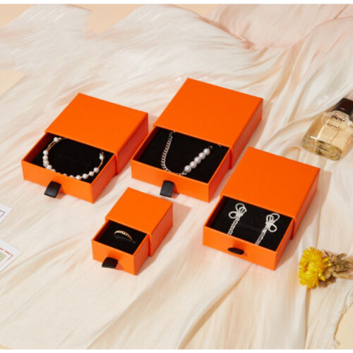DECORATION BOX FOR JEWELRY, bracelet 10 x 10