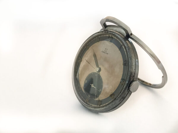 Military Omega pocket watch with frame and two tone dial - Image 2