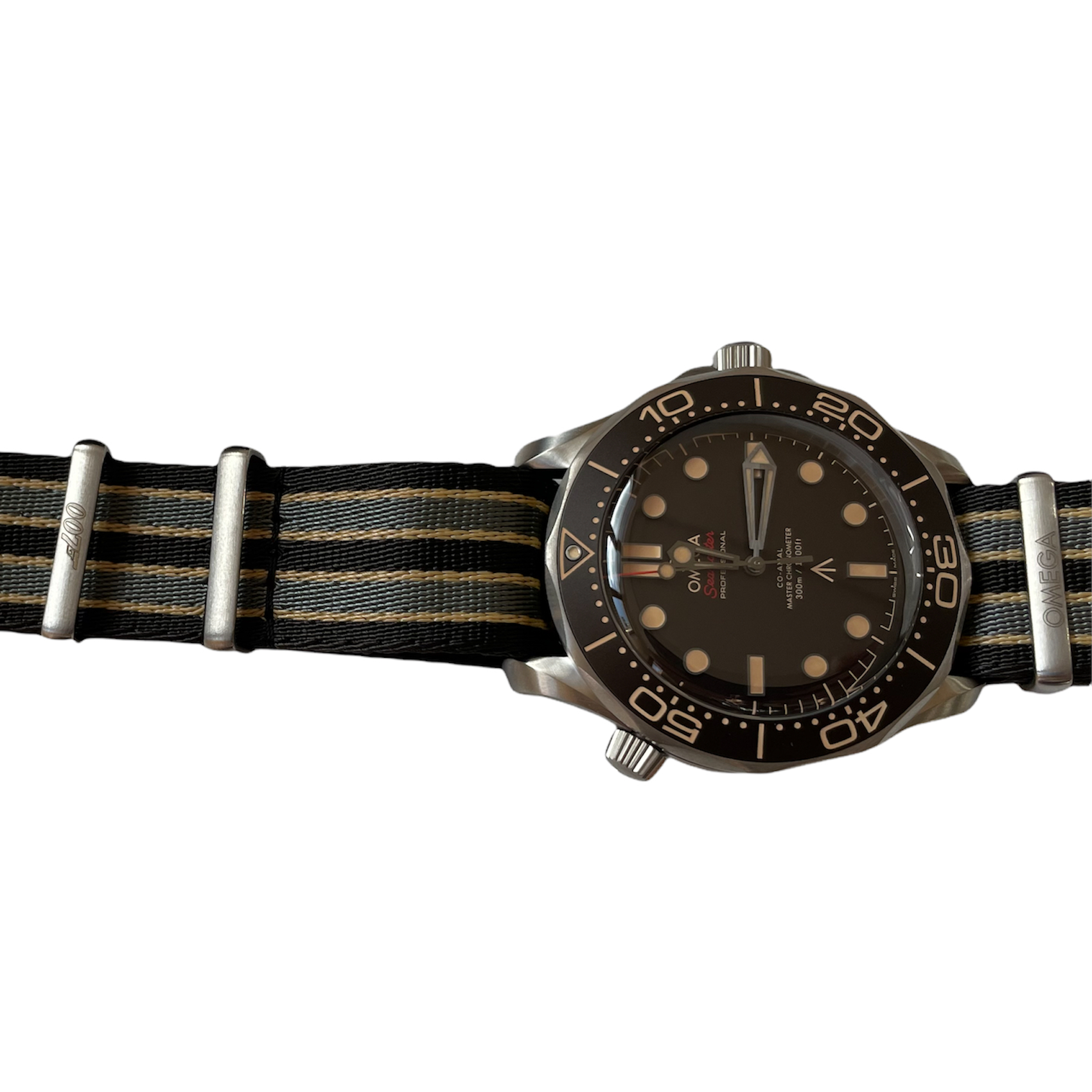 New Omega Seamaster 42mm diver 300M Co-Axial master chronometer James Bond 007 Edition 210.92.42.20.01.001 2022 - Image 6