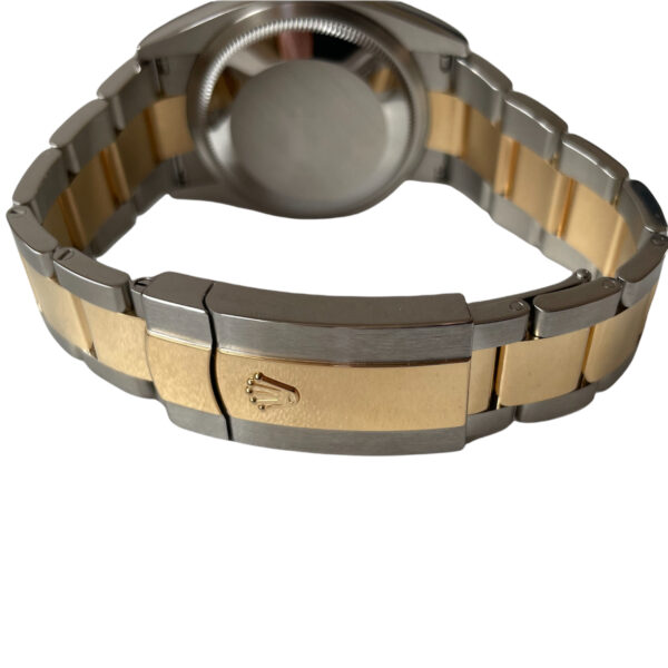 New Rolex Datejust 126233 Oyster Champagne Motif dial 36mm 2021 - Image 4