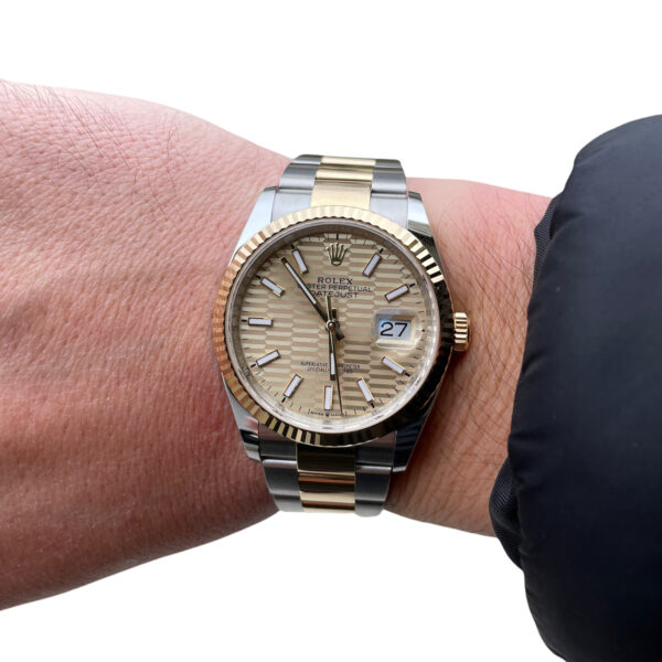 New Rolex Datejust 126233 Oyster Champagne Motif dial 36mm 2021 - Image 7