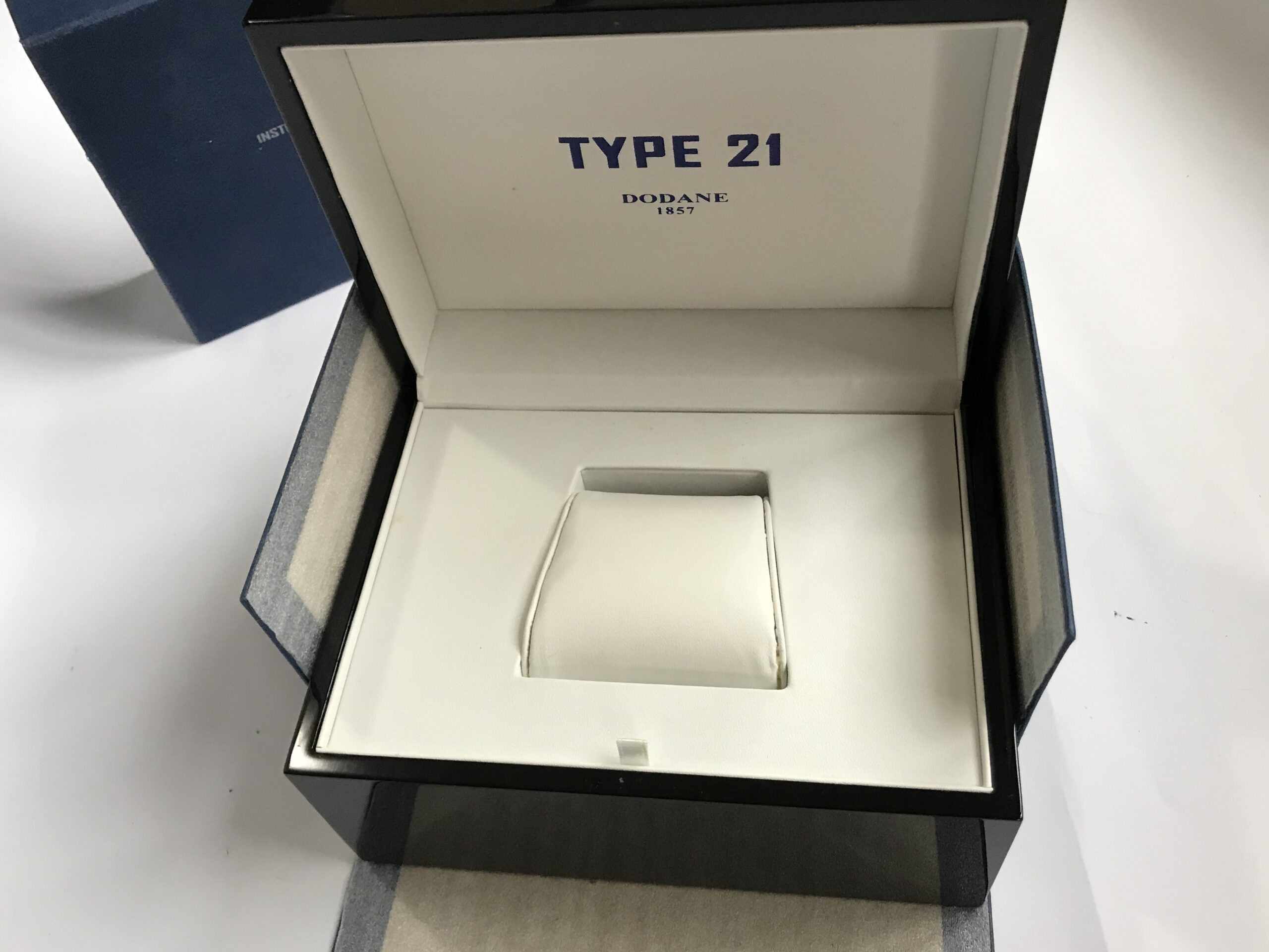 Dodane Type 21 flyback chronograph watch box - Image 2