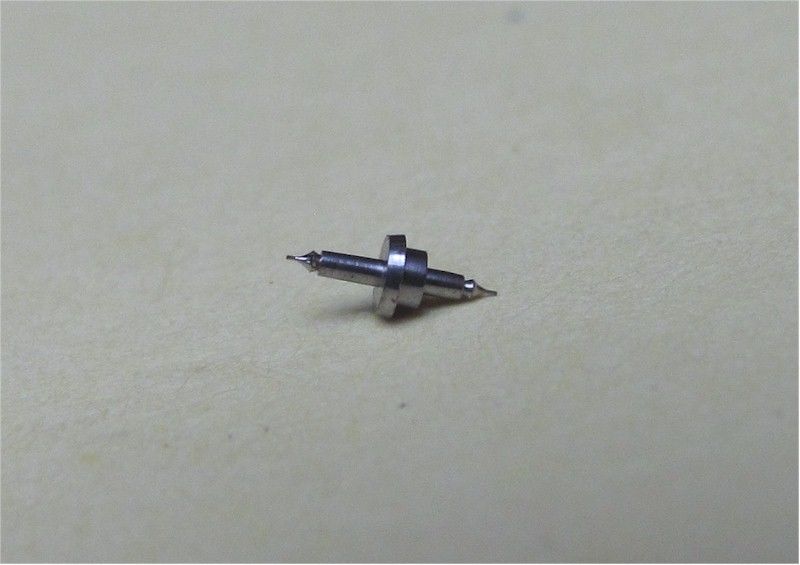 New Original Rolex 1530 - 7865 balance staff part - Image 2