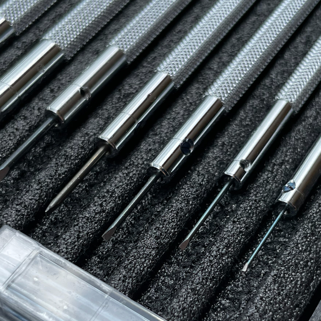 Beco Technic set of 7 screwdrivers 0.60 to 2.00 mm in plastic box with spare blades - Image 4