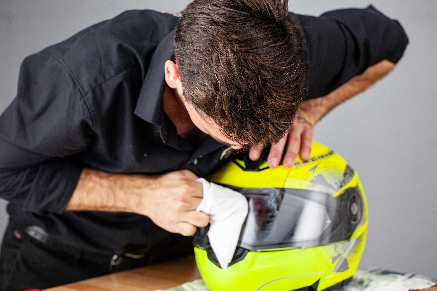 QUIXX Acrylic Scratch Remover, Scratch & Scuff Remover for Acrylic & Plexiglass Surfaces on Cars, Motorcycles, Boats, Caravans & Household Items, ref. 10003, Made in Germany, - Image 14