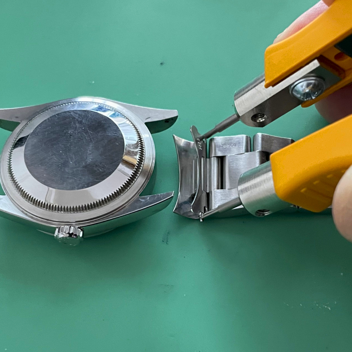 VOH 24.00177 tweezers for fixing watch bracelets 1.40 mm - Image 4