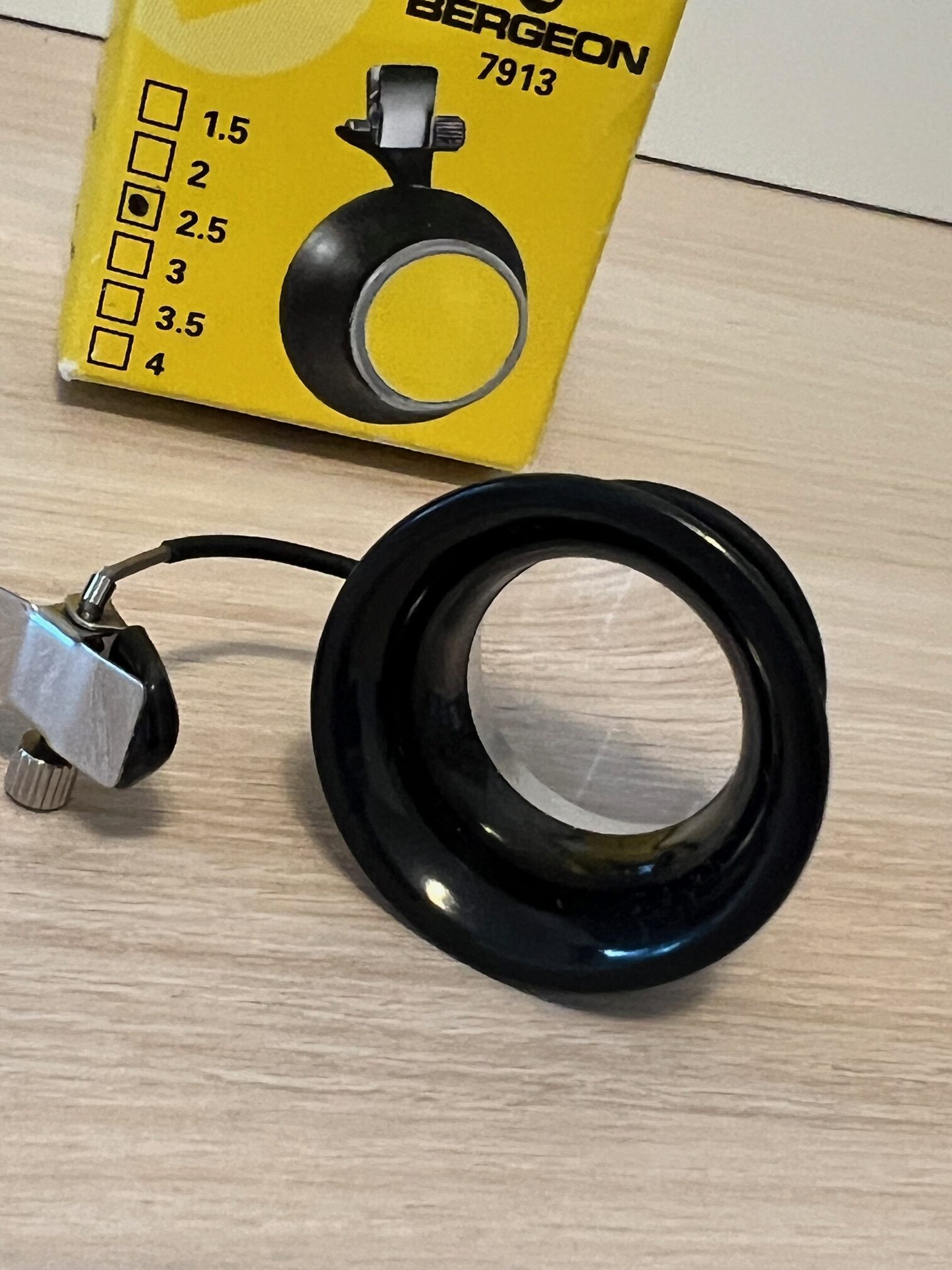 DAMAGED PACKAGE: Bergeon 7913-2.5 eyeglass watchmaker loupe with clip 4x, SEE PHOTOS - Image 2