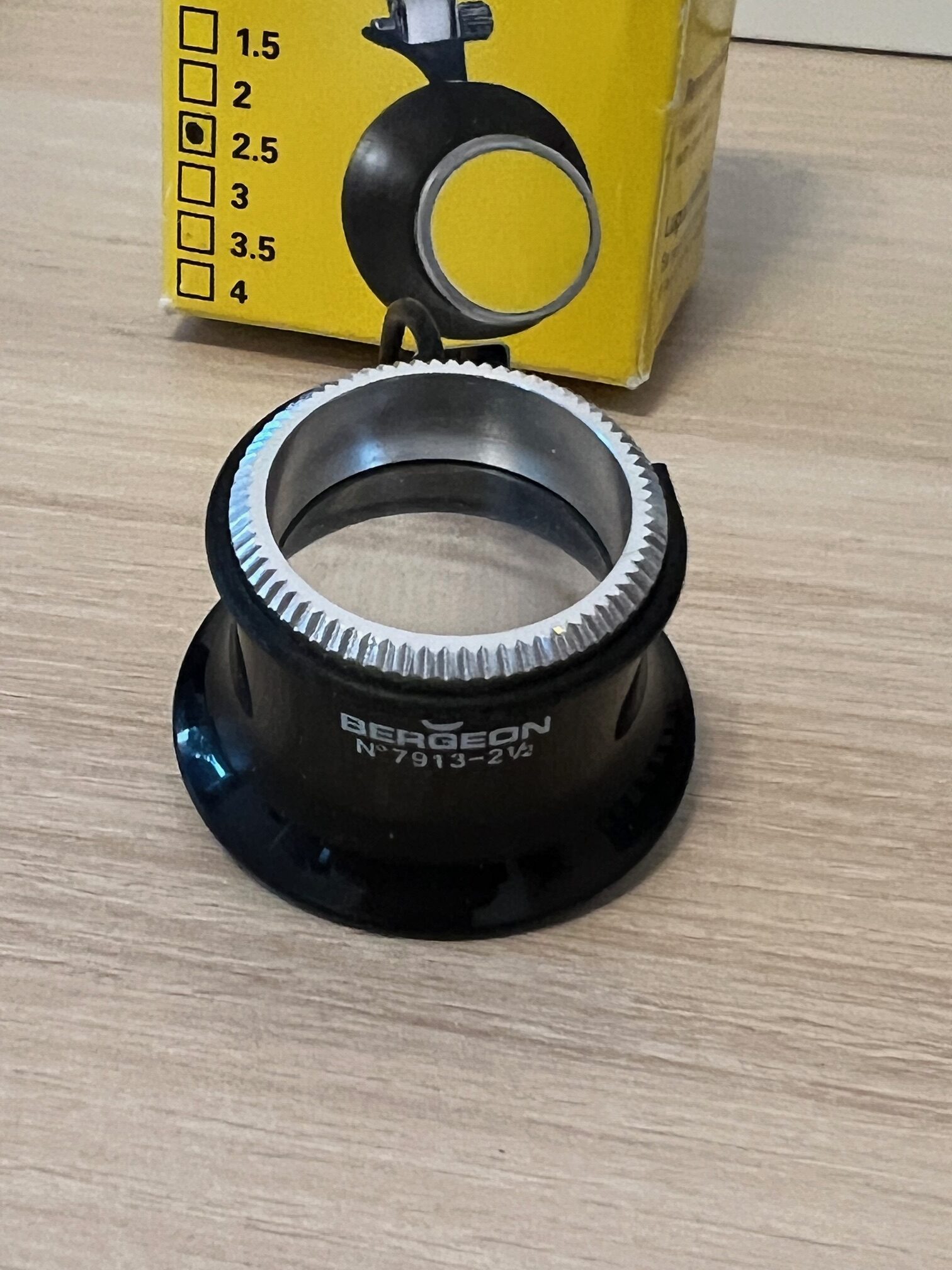 DAMAGED PACKAGE: Bergeon 7913-2.5 eyeglass watchmaker loupe with clip 4x, SEE PHOTOS - Image 9
