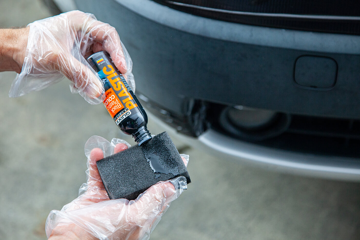 QUIXX Black Plastic Colour, Unpainted Plastic Restorer, Bumpers Trims Side Sills Mirror Housings, Ref. 10188 - Image 6