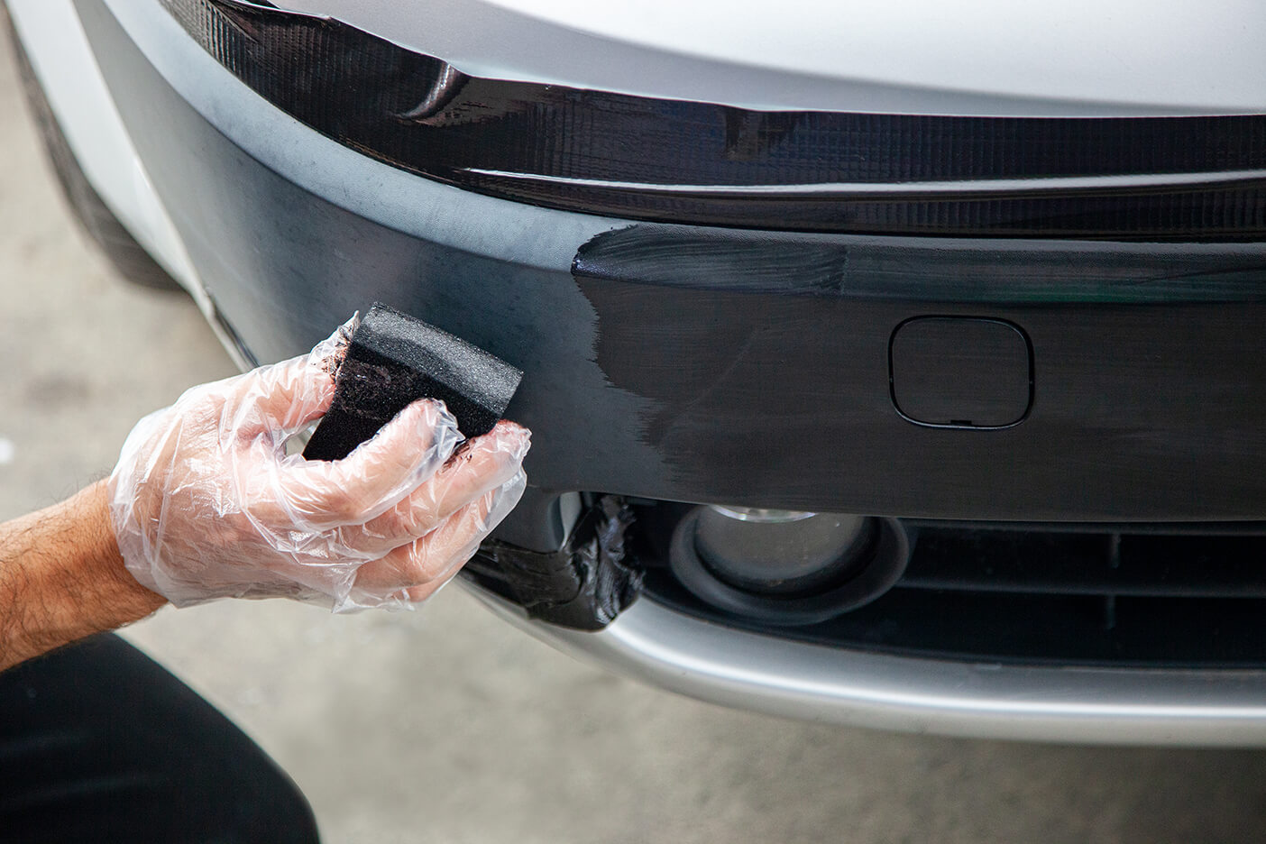 QUIXX Black Plastic Colour, Unpainted Plastic Restorer, Bumpers Trims Side Sills Mirror Housings, Ref. 10188 - Image 4