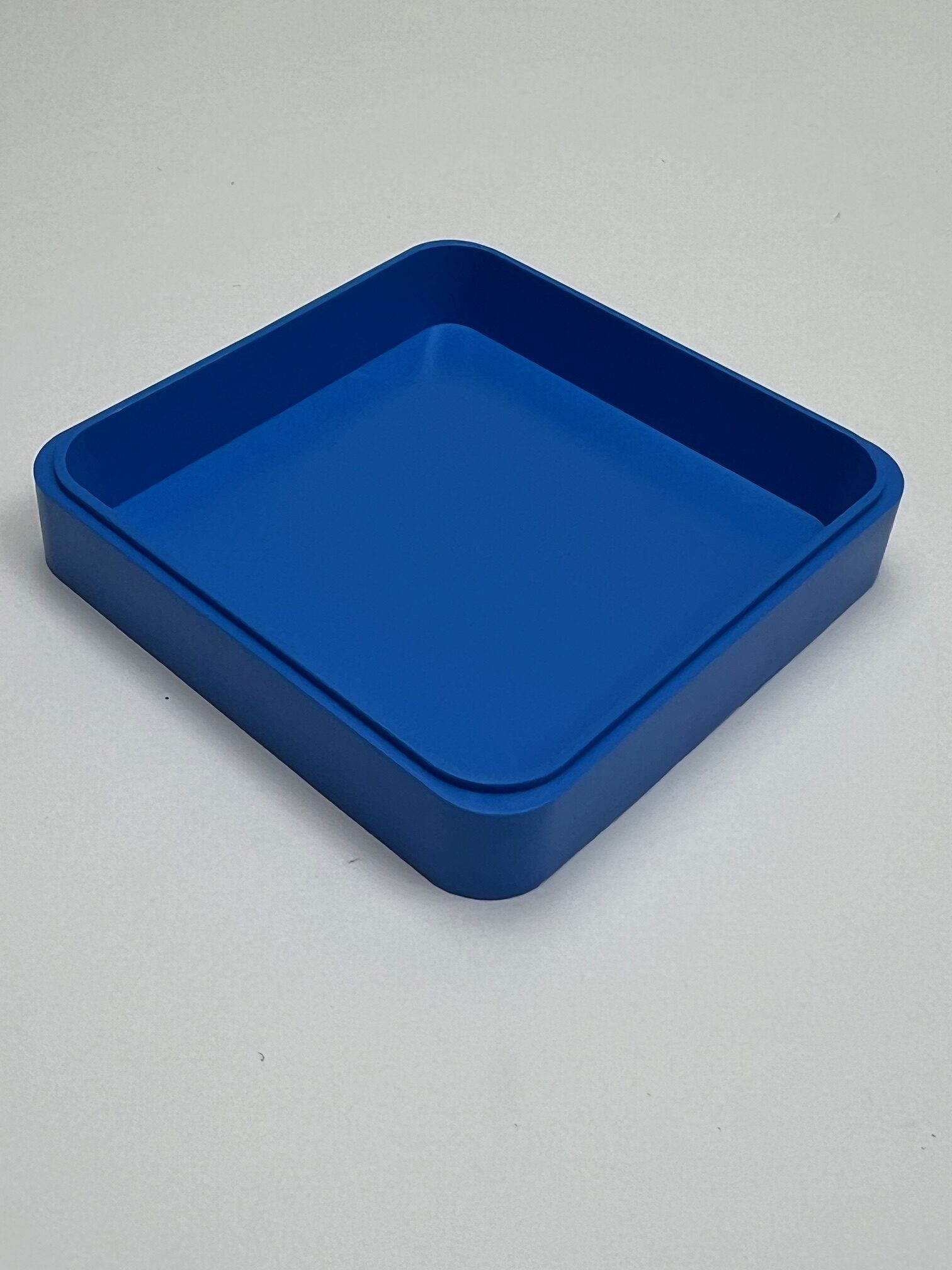 Bergeon 2379, Blue Plastic Square Supplies Tray, 70 x 70 x 13 mm, Solvent Resistant - Image 7