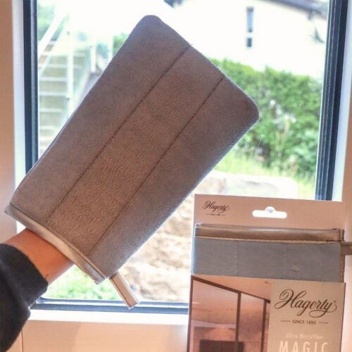 Hagerty Magic Microfibre Glove to Clean Glass Surfaces and Mirrors