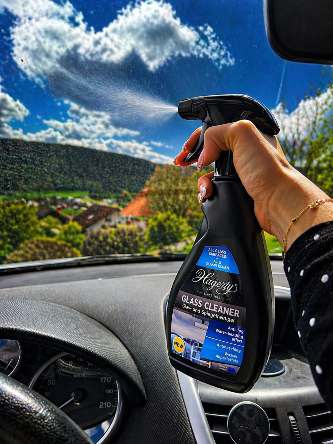 Hagerty Glass Cleaner Spray - Anti-Fog and Water-Repellent, 500 ml - Image 2