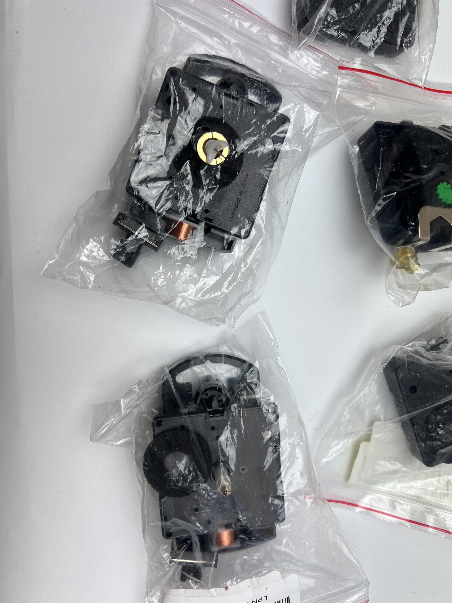 Mixed UTS Quartz Clock Movements Lot, 10 Pack, Sold as is - Image 5