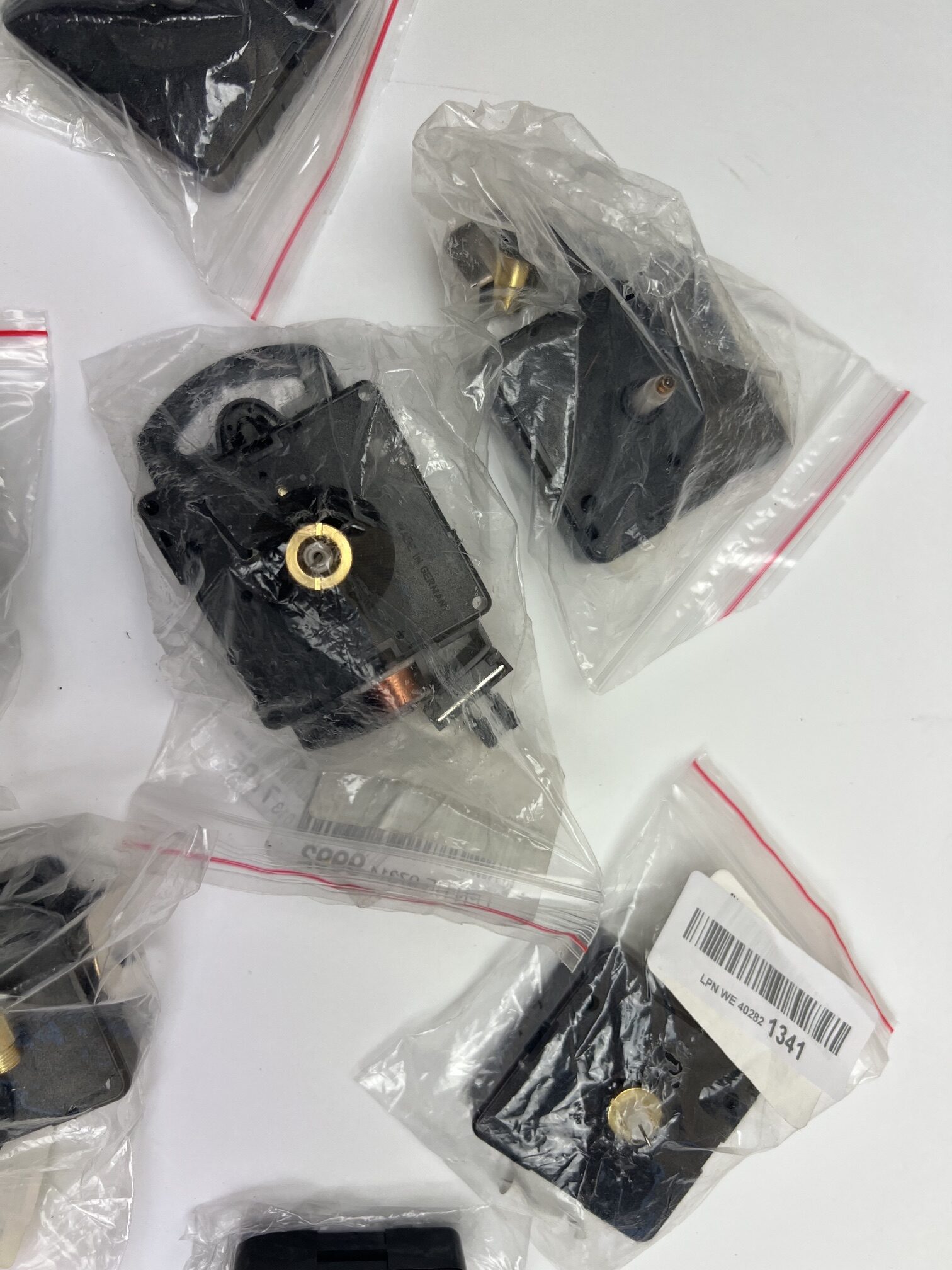 Mixed UTS Quartz Clock Movements Lot, 10 Pack, Sold as is - Image 3